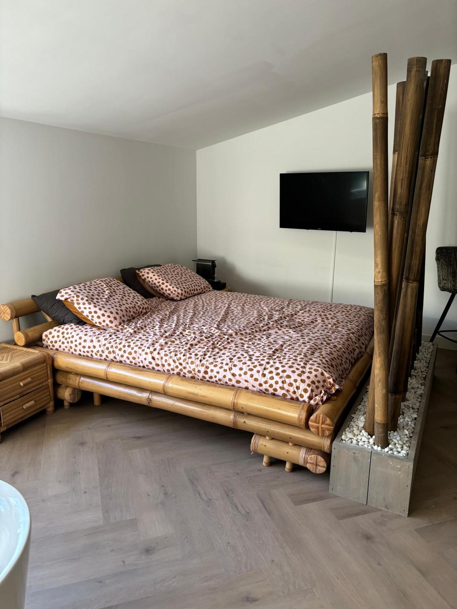 Bamboe Suite Bentveld Met Ligbad En Gratis Parkeren Exterior photo